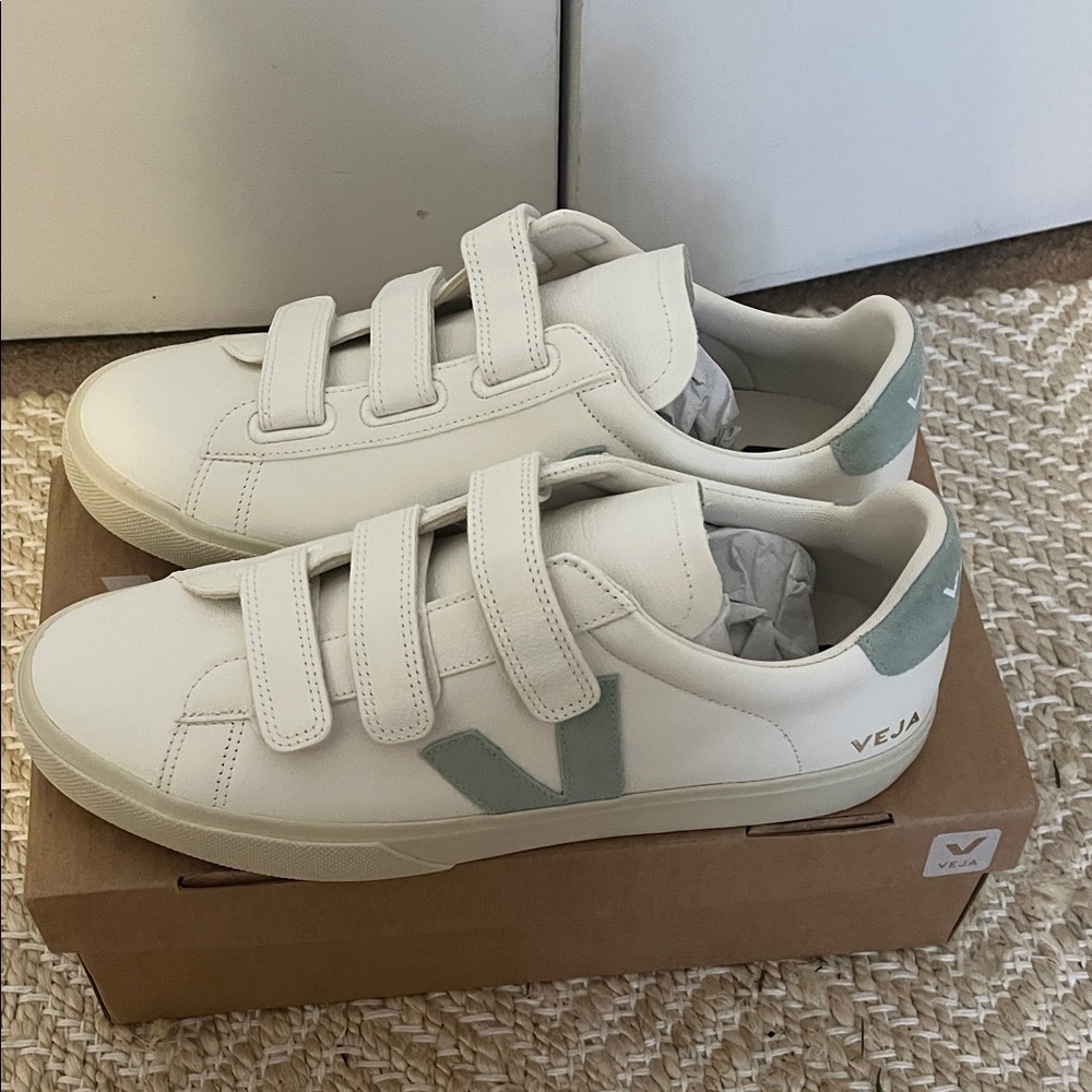 Veja Cream and Light Green Sneakers - Picture 1 of 4